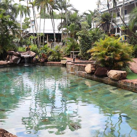 Colonial Palms Motor Inn Еърли Бийч Екстериор снимка