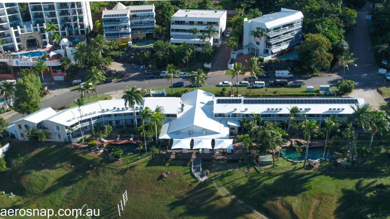 Colonial Palms Motor Inn Еърли Бийч Екстериор снимка
