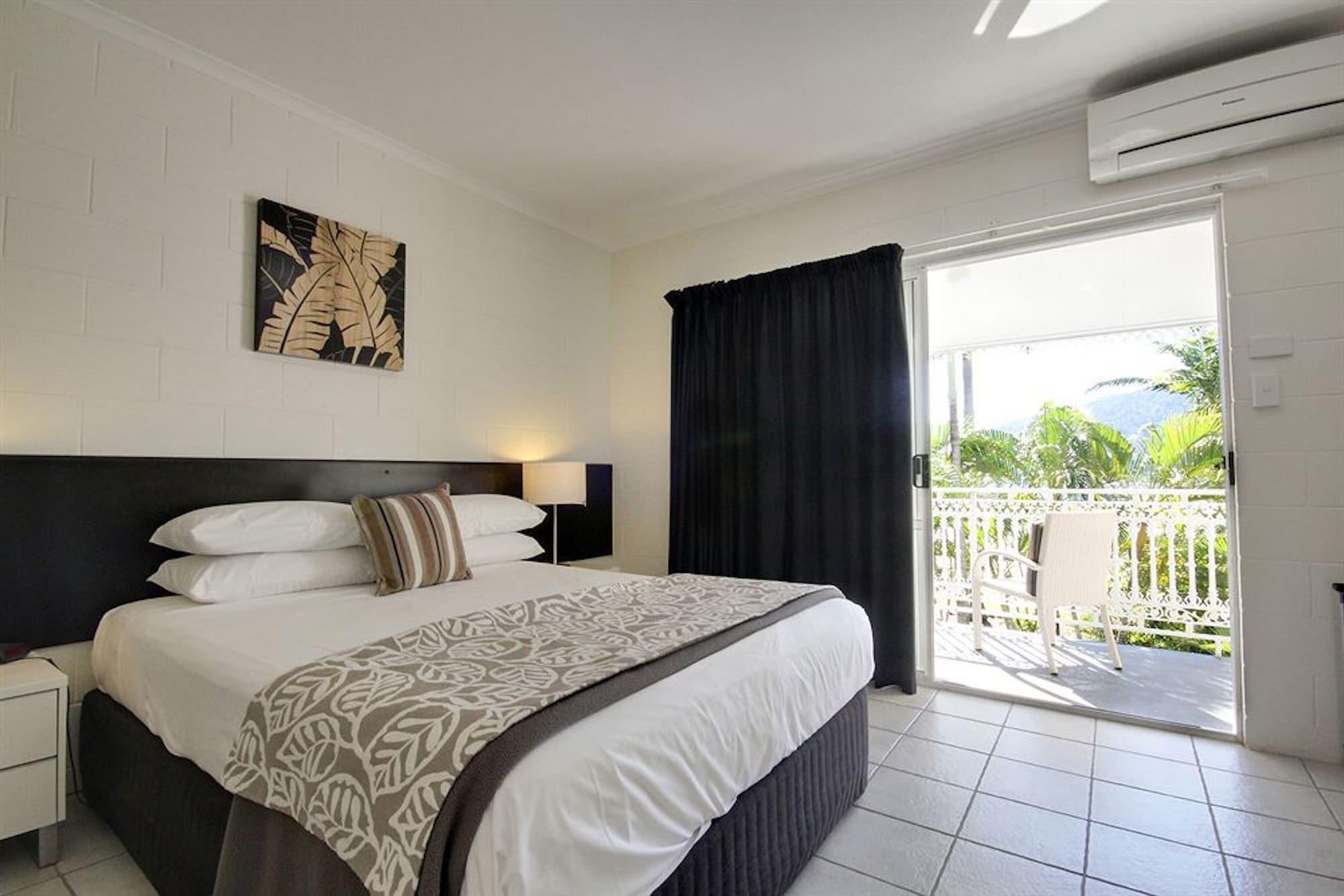 Colonial Palms Motor Inn Еърли Бийч Екстериор снимка