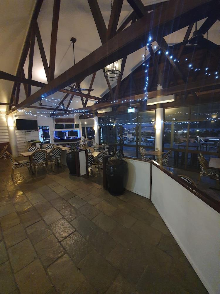 Colonial Palms Motor Inn Еърли Бийч Екстериор снимка