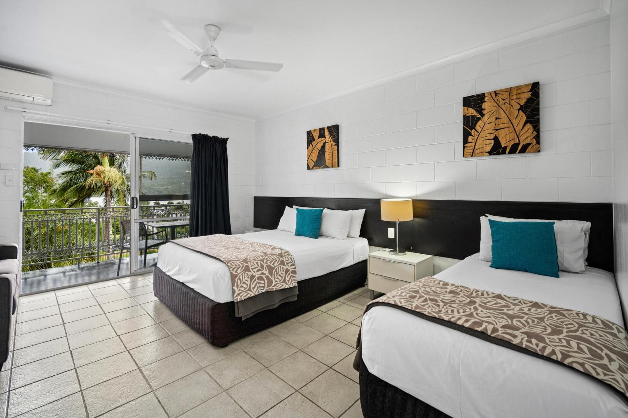 Colonial Palms Motor Inn Еърли Бийч Екстериор снимка