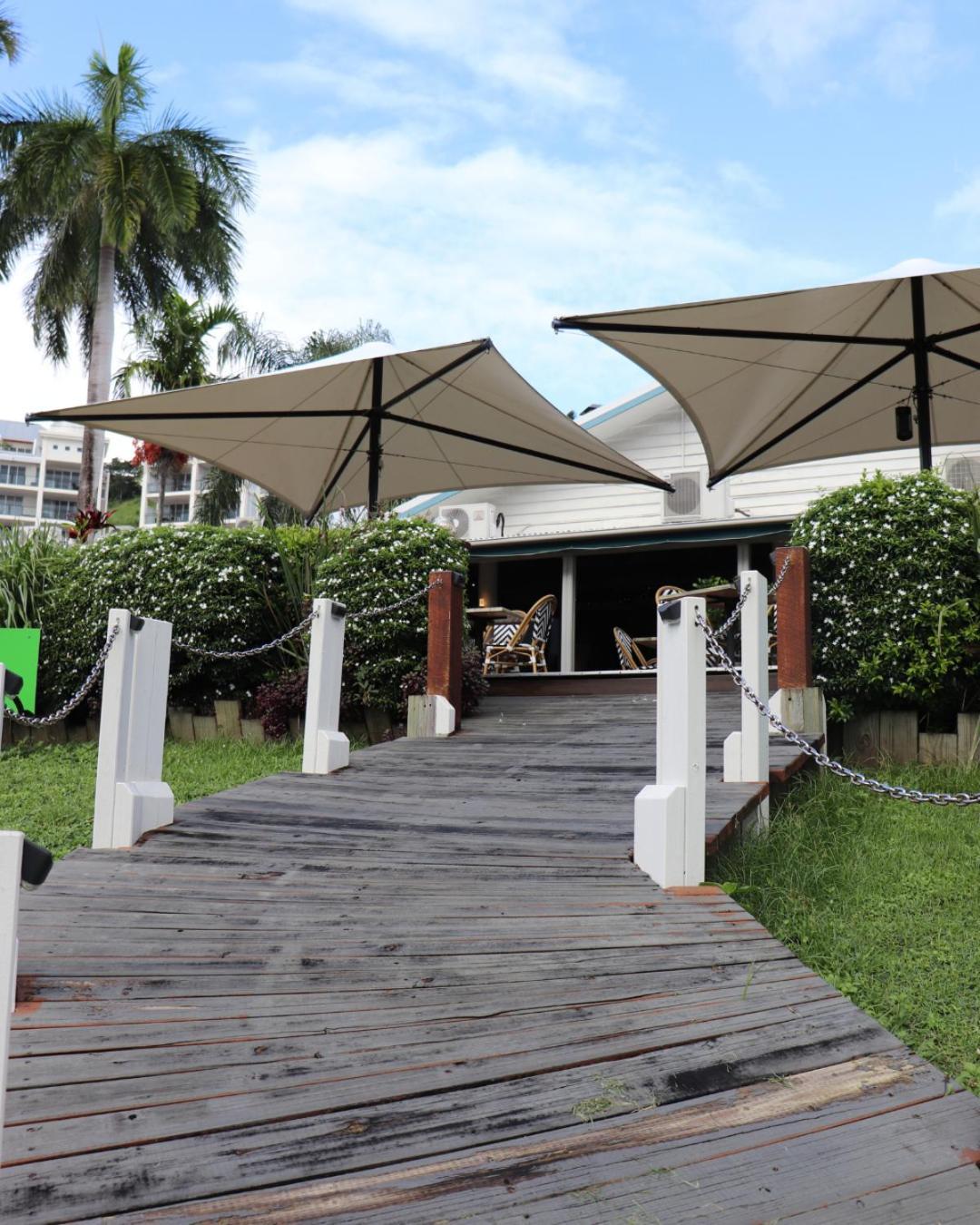 Colonial Palms Motor Inn Еърли Бийч Екстериор снимка